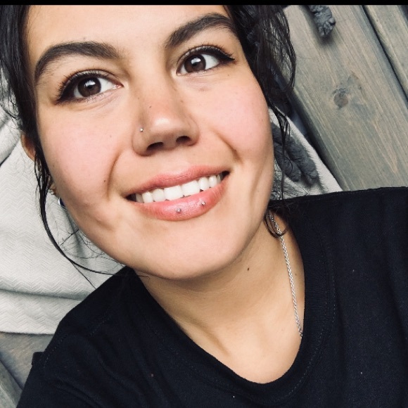 Meet your Posher, Allanah - Picture 1 of 1